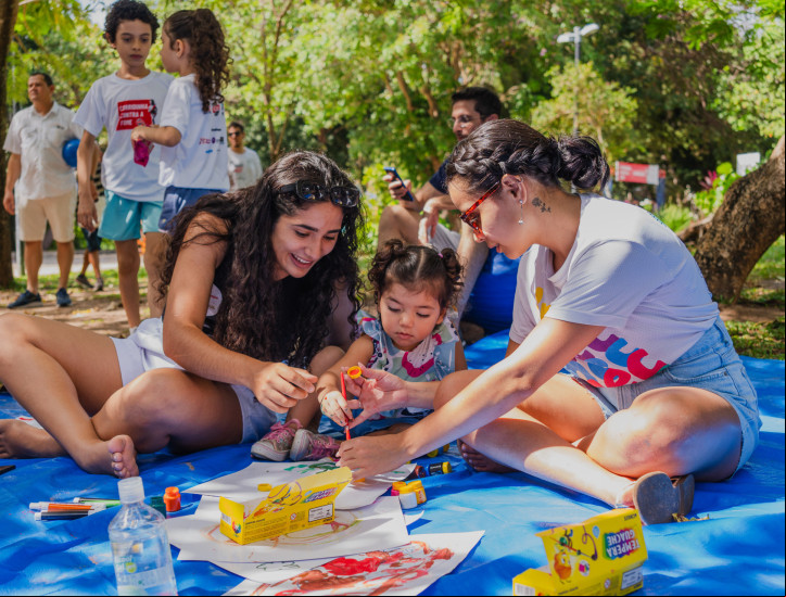 FORTALEZA-CE, BRASIL, 09-11-2024: Evento do Natal Sem Fome, no Parque Adahil Barreto, com atividades ao ar livre, oficinas e recebimento de alimentos doados. (Foto: Fernanda Barros/ O Povo)