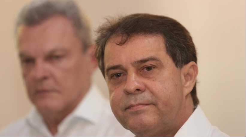 Atual prefeito de Fortaleza, José Sarto (PDT), e o prefeito eleito Evandro Leitão (PT)