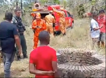 Os corpos dos jovens precisaram ser resgatados pelo Corpo de Bombeiros 