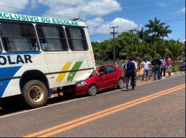 Os ocupantes do veículo, incluindo o bebê, foram enviados a uma unidade de saúde, mas a criança não resistiu aos ferimentos 