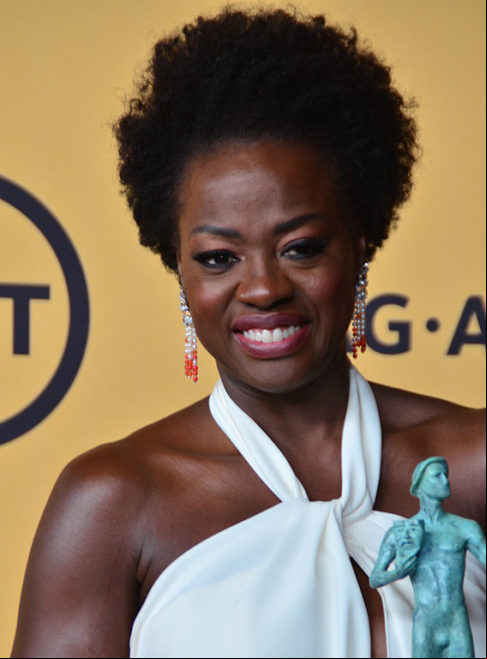 Viola se tornou a única mulher negra a ter conquistado a Tríplice Coroa da Atuação, composta pelo Oscar, Emmy e Tony.