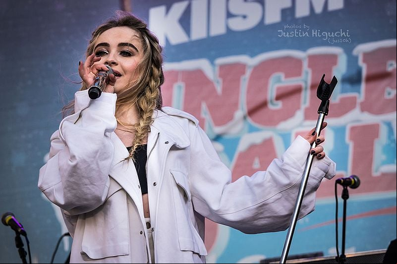 Sabrina Carpenter foi a segunda artista com mais indicações para 2025. A cantora de 25 anos concorre em oito categorias do Grammy Awards.