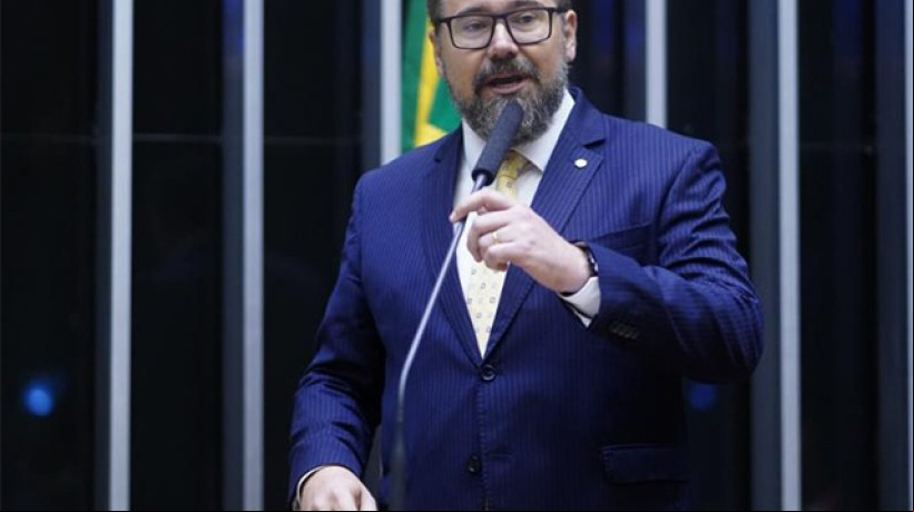Deputado Marcos Pollon propõe mudanças nos calendários de feriados no Brasil
