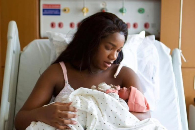 Iza deu à luz Nala, su primeira filha Iza deu à luz Nala, su primeira filha