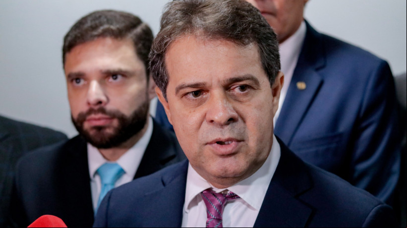 FORTALEZA, CEARÁ, BRASIL, 13-12-2024: Evandro Leitão e romeu aldigueri presidem a votação na Alece sobre a indicação de Onélia Santana que será conselheira do TCE Ceará. (Foto: Samuel Setubal/ O Povo)