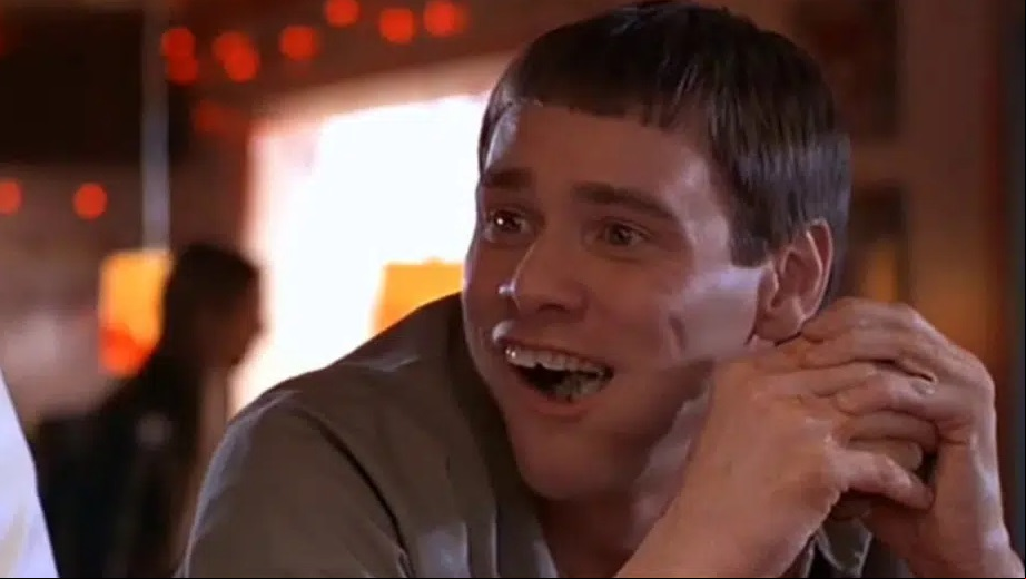 E, ainda em 1994, Jim Carrey fez o personagem Lloyd Christmas na comédia pastelão Debi e Loide - Dois Idiotas em Apuros. Para dar veracidade ao personagem, ele tirou mesmo parte de um dente.