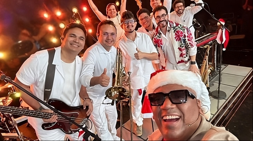 Formada por cearenses, banda do padre Fábio de Melo se apresenta no Domingão com Huck; o ativista cearense Preto Zezé, que tirou a foto, também é atração do programa