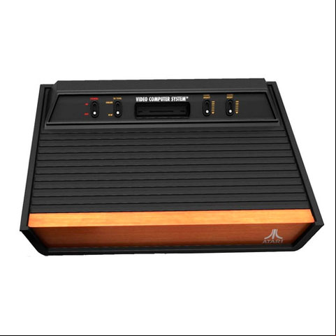 Por falar em jogos eletrônicos, o que dizer da Atari? Foi uma empresa que popularizou o videogame entre os anos 70 e 80. Hoje, ela não existe mais, mas a paixão por jogos segue viva.