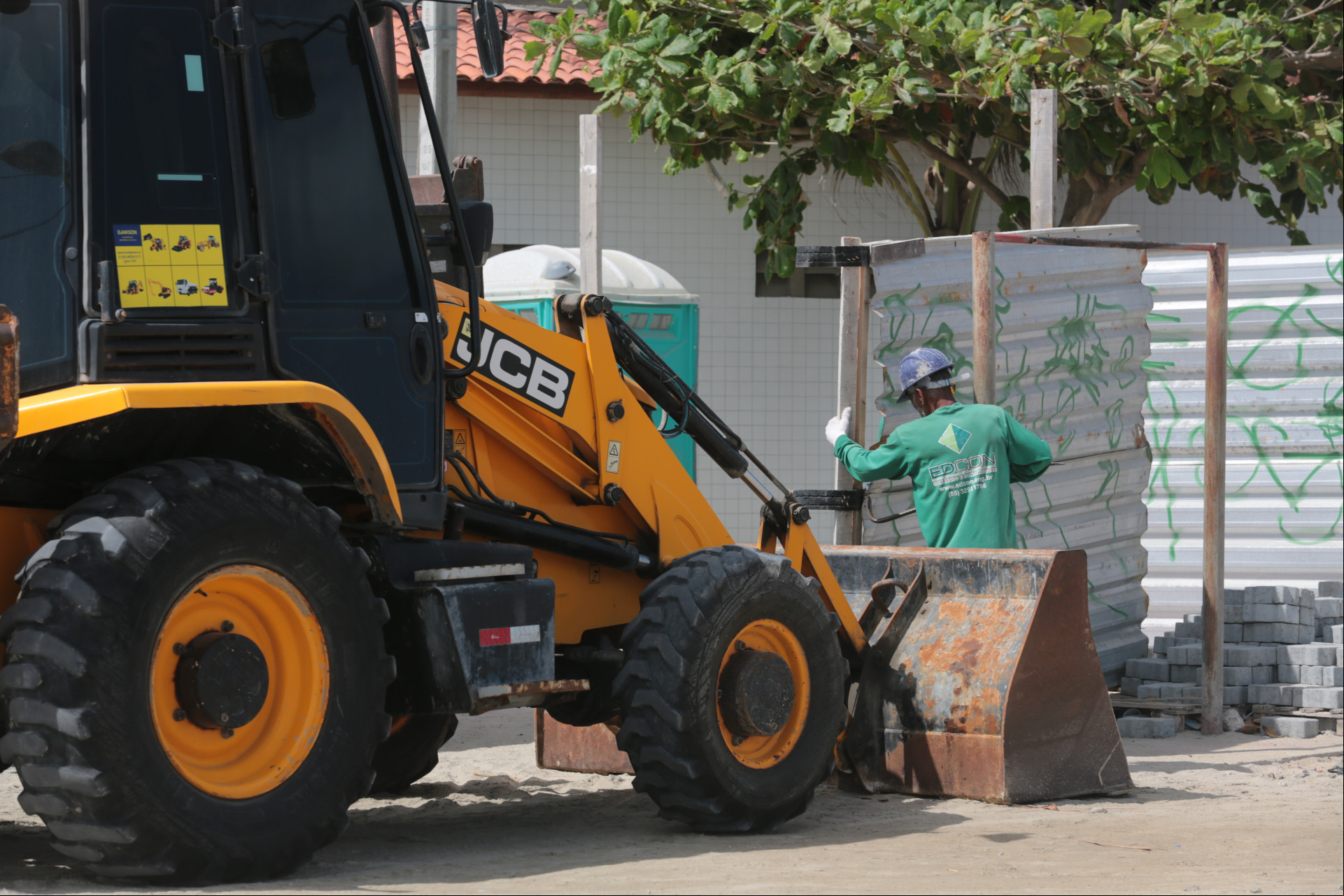 FORTALEZA-CE, BRASIL, 30.12.2024: Obras da Prefeitura que foram prometidas para este ano e não foram entregues no prazo. Poço da Draga. (foto: Fabio Lima/ OPOVO)