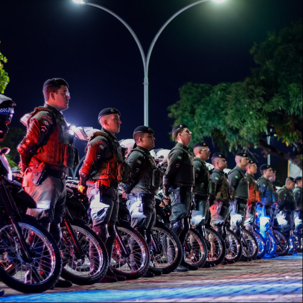FORTALEZA, CEARÁ, BRASIL- 02.01.2024: Elmano de Freitas entrega motos e viaturas para a Policia Militar na Praça da Lagoa. (Foto: Aurélio Alves/Jornal O POVO) FORTALEZA, CEARÁ, BRASIL- 02.01.2024: Elmano de Freitas entrega motos e viaturas para a Policia Militar na Praça da Lagoa. (Foto: Aurélio Alves/Jornal O POVO)