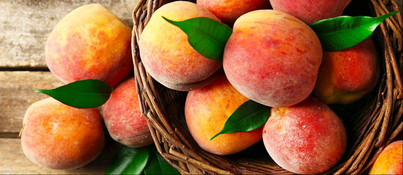 4. Rodakina Naoussas: Os saborosos pêssegos crescem na região grega de Macedônia Central. Embora tenham origem na China, as excelentes condições climáticas e de solo combinadas com o cultivo sistemático fizeram com que se adaptassem rapidamente ao Mediterrâneo, tornando-se rapidamente num dos frutos mais populares da Grécia.