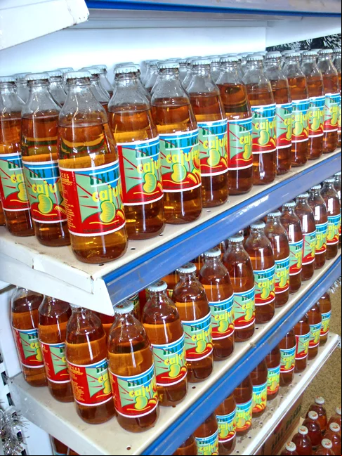 A gastronomia piauiense também é parte da cultura do estado. E um dos destaques é a popular Cajuína, bebida sem álcool, feita a partir do suco de caju, com coloração amarelo-âmbar resultante da caramelização do açúcar natural da fruta.