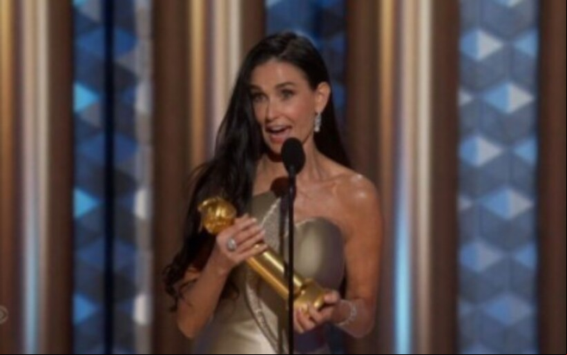 A atriz Demi Moore, 62, conquistou o Globo de Ouro na noite de 5/1 como melhor atriz em um filme musical ou de comédia.