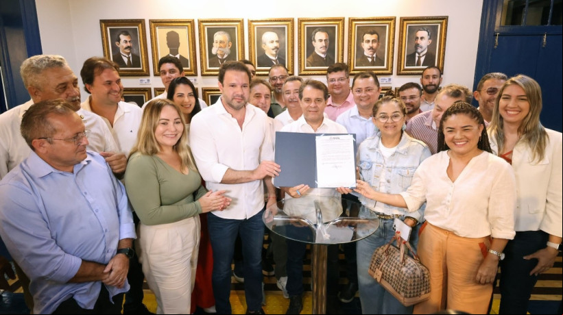 EVANDRO Leitão recebeu vereadores para sanção da lei que acabou com a Taxa do Lixo