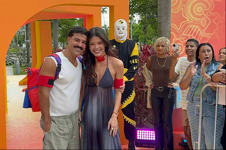 Como modelo, a futura sister ficou conhecida por participar duas vezes como Garota Verão em 2012 e 2014. No mesmo ano, Vitória Strada se tornou vice-campeã do Miss Mundo Brasil.