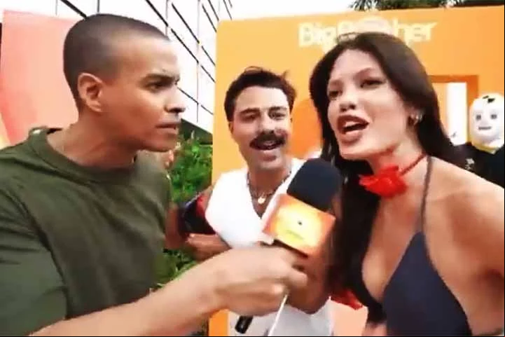 Dois anos depois, fez sua primeira aparição na televisão, interpretando Tayla em um episódio da série Werner e os Mortos. Também em 2017, estreou na Globo ao interpretar Maria Vitória na novela das seis: Tempo de Amar.
