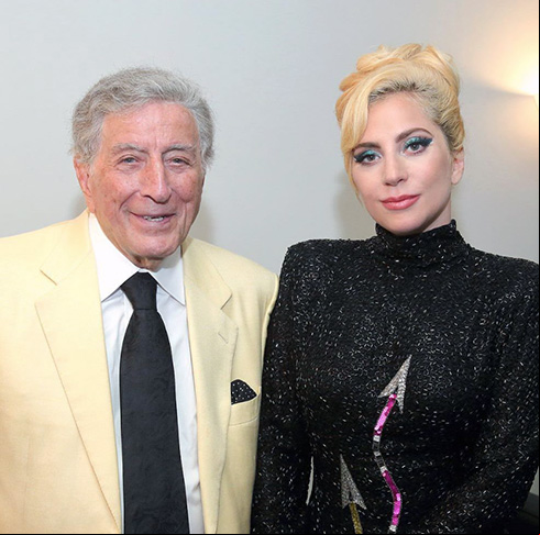 Gaga começou a cantar profissionalmente no início dos anos 2000, em Nova York. Aos poucos, explodiu e conquistou os Estados Unidos e o mundo. Não à toa, hoje tem cerca de R$ 1,5 bilhão de fortuna e 56 milhões de seguidores só no Instagram.
