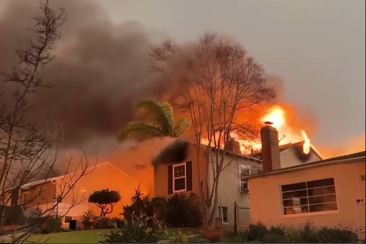 Os incêndios de Palisades, Eaton e Hurst, na Califórnia, já devastaram uma área de 156 km², maior que a cidade de Paris, que tem 103,6 km².
