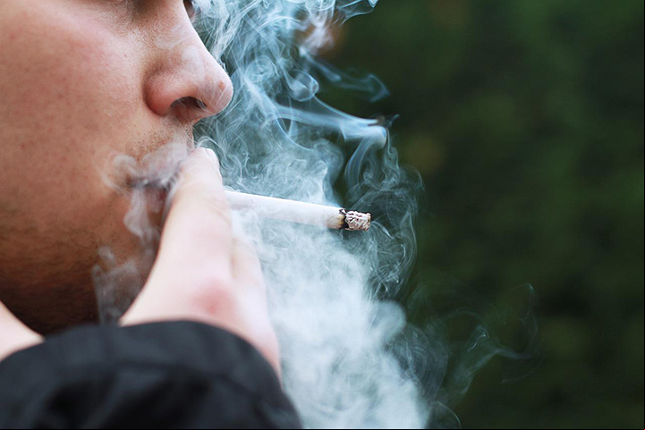 No Brasil, a inclusão de imagens de advertência nas embalagens de cigarro é norma desde 2001 e, desde então, já houve quatro atualizações desses alertas.