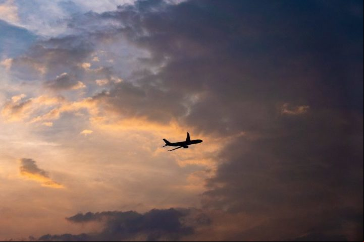 Os dados provenientes de um radar militar sugerem que o voo MH370 possivelmente seguiu rumo ao Oceano Índico e à Antártida por um período de seis horas, até despencar devido à falta de combustível.