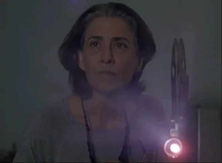 A performance emocionante da atriz no filme Ainda Estou Aqui, de Walter Salles, foi amplamente aclamada pela crítica internacional.