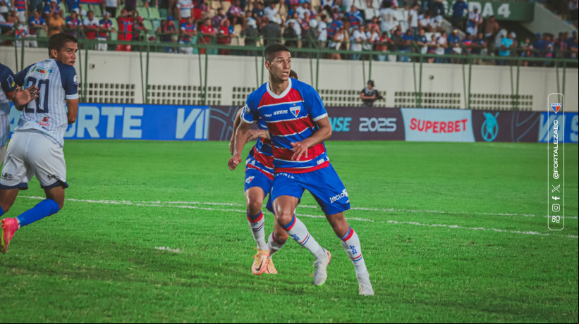 Gustavo Mancha, zagueiro do Fortaleza, durante jogo contra o Horizonte pelo Campeonato Cearense 2025