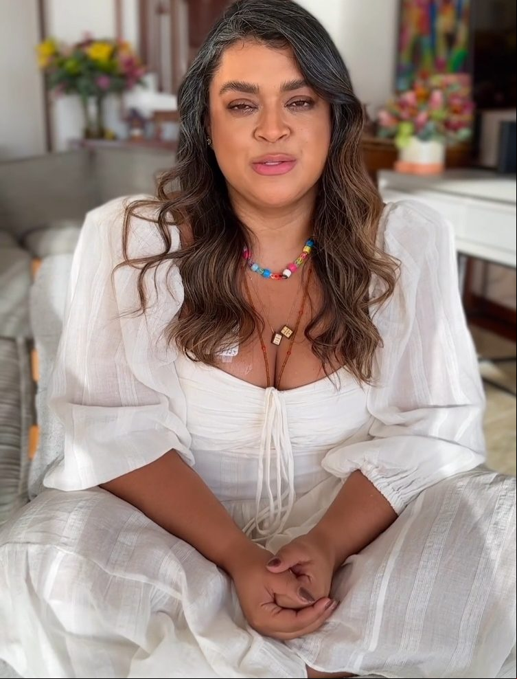 A cantora descobriu o câncer de intestino em 16/1/2023. Na ocasião, ela postou um vídeo dizendo ter fé na recuperação: Eu tô muito confiante de que vou sair dessa vitoriosa. Tenho muita fé em Deus, nos meus Orixás, nas minhas Santas e na vida.