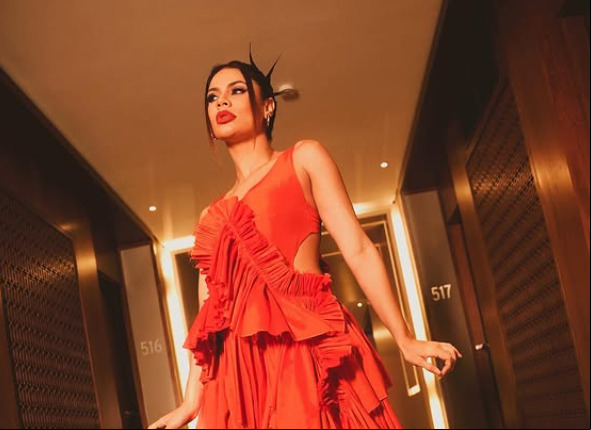Ao longo dos anos, ela acumulou grandes sucessos, como Só Depois do Carnaval”, Sapequinha”, Provocar”, e Chama Ela”. Em 2020, ela lançou o álbum Lexa”, que trouxe outros hits como Quebrar Seu Coração”, com Luísa Sonza, e Aquecimento da Lexa”.