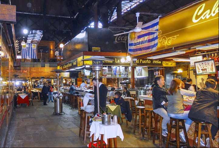 O Mercado del Puerto, em Montevidéu, está localizado no bairro Ciudad Vieja, ao lado do centro da cidade. Criado em 1868 como um mercado comum que vendia alimentos, é considerado um incrível ponto turístico, contando com alguns dos melhores restaurantes da cidade.