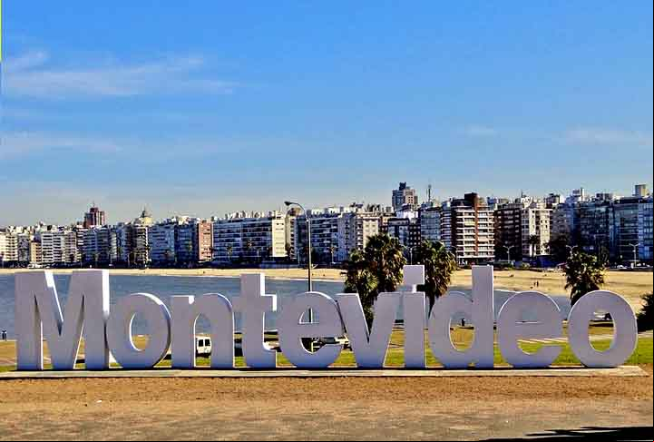 Localizado no bairro Pocitos, o famoso letreiro foi instalado na cidade pela primeira vez quando a capital uruguaia foi sede da Assembléia de Governadores do Banco Interamericano de Desenvolvimento (BID), em março de 2012. Dois anos depois, foi inaugurado de forma fixa, com concreto sobre uma base de cimento, com 15 metros de comprimento por 2 de altura.