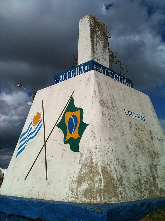 Aceguá é um município brasileiro da região Sul, no estado do Rio Grande do Sul, situado na fronteira do Brasil com o Uruguai, sendo conurbado com a homônima Aceguá, no lado uruguaio. É formado por diversas comunidades, destacando-se Aceguá (sede) e Colônia Nova.