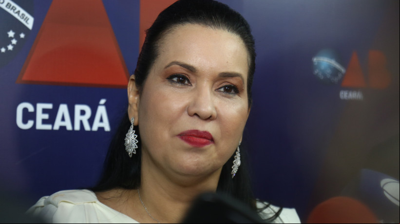 Christiane Leitão é a primeira mulher a presidir a OAB-CE