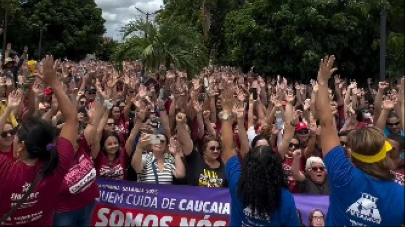 A greve foi deflagrada durante a Assembleia Geral convocada pelo SindSep, na Praça da Igreja Matriz de Caucaia, às 9h desta terça-feira, 4