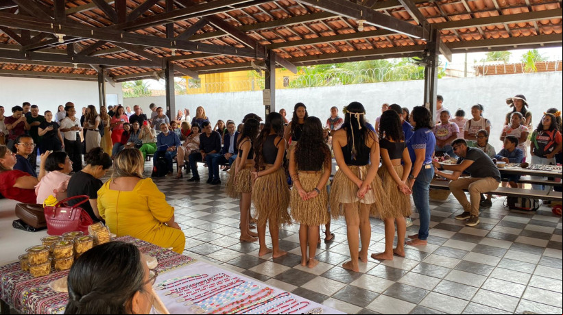 Escolas indígenas como Aba Tapeba e Cacique Antônio Ferreira da Silva, e a quilombola Yara Guerra Silva fizeram apresentações culturais