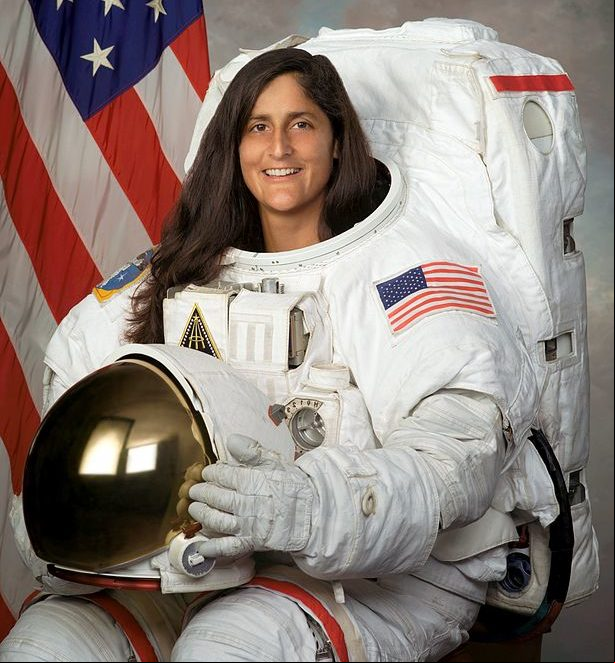 Sunita Williams, uma das astronautas da Nasa “presa” no espaço há oito meses, revelou ao jornal “The Mail” ter esquecido como fazer várias atividades básicas, inclusive andar. 
