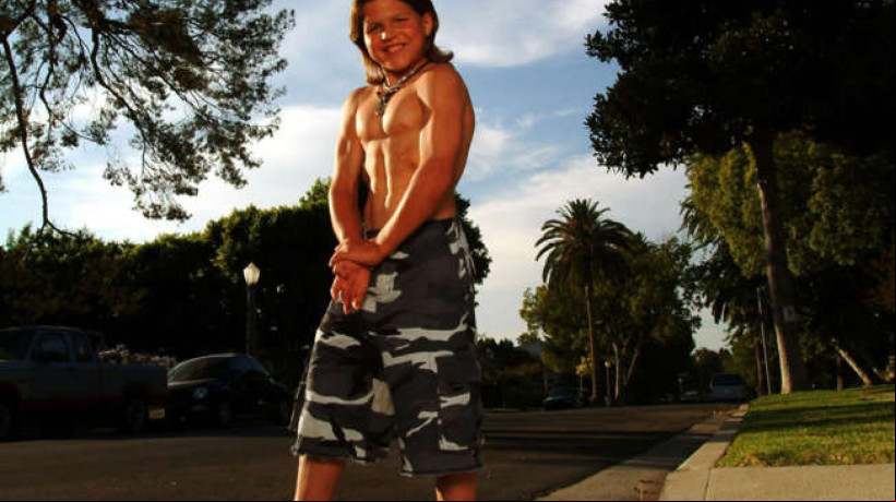 Richard Sandrak, o Mini-Schwarzenegger, ganhou fama nos anos 90 pela sua entrada precoce no fisiculturismo