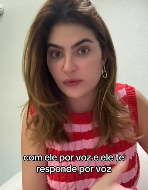 Segundo a influencer, ela configurou o sistema para reconhecer comandos de voz e responder em português, criando uma experiência similar a uma conversa.