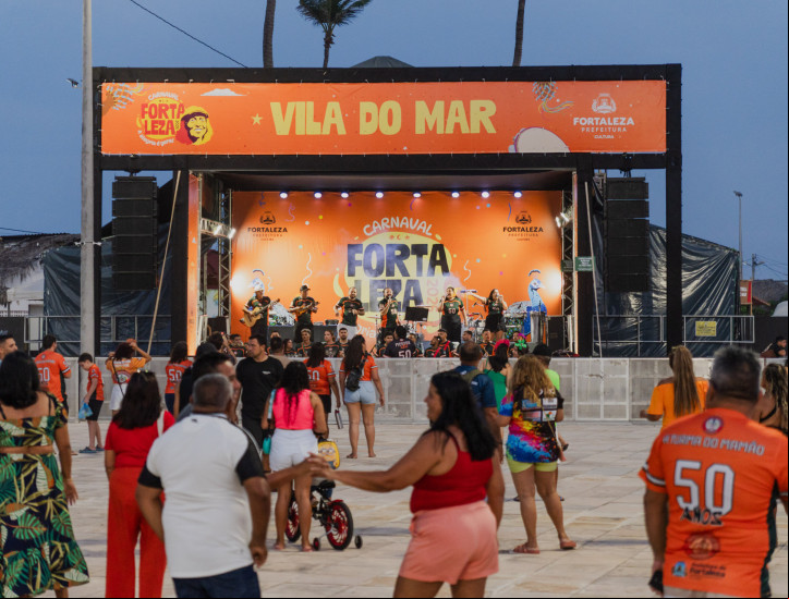 FORTALEZA-CE, BRASIL, 15-02-2025: Pré-carnaval no Vila do Mar, na Barra do Ceará. (Foto: Fernanda Barros/ O Povo)