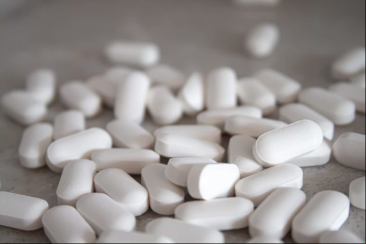 Especialistas enfatizam a necessidade de avaliação médica criteriosa antes de seu uso, considerando as condições clínicas e evitando automedicação.
