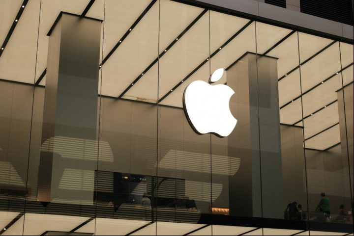 A Apple teve um crescimento de 11% em relação ao ano ado. Desde 2021, a marca só não figurou no topo da lista das marcas mais valiosas em 2023, quando ficou atrás da Amazon por uma margem pequena.