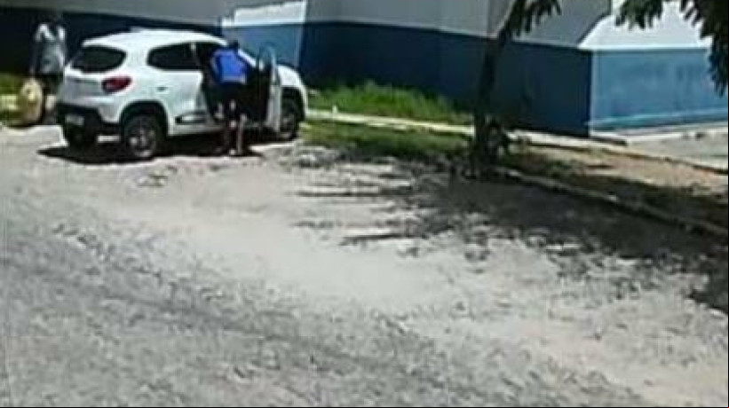 Vítima foi abordada em Quixeramobim e o carro foi deixado pelos criminosos em Quixadá. O corpo da jovem foi encontrado em Banabuiu