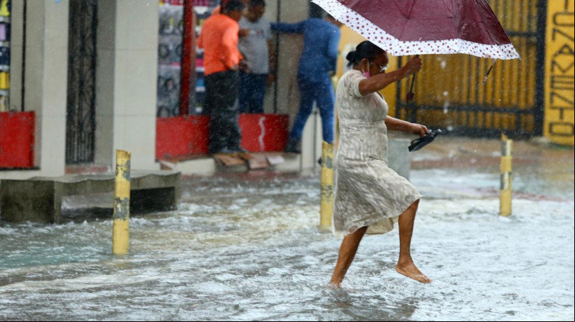 Inmet alerta para risco de chuvas intensas até às 10 horas desta segunda-feira, 8. (MADRUGADA e manhã de chuvas intensas marcam Fortaleza em 19 de fevereiro)