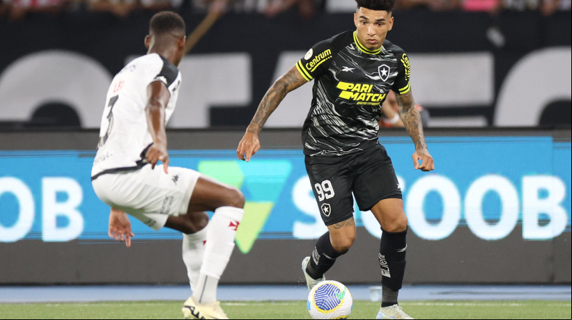 O Botafogo enfrenta o Internacional pelo Campeonato Brasileiro