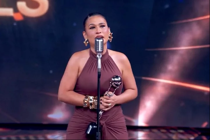 Em dezembro/24, a cantora emplacou a segunda vitória consecutiva no prêmio Melhores do Ano, promovido pela TV Globo.