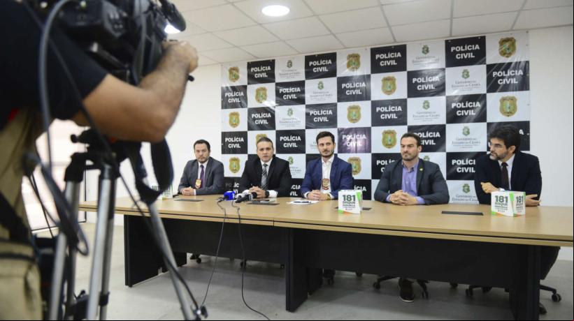 Representantes das forças de Segurança apresentaram detalhes da prisão dos suspeitos em coletiva de imprens em Fortaleza