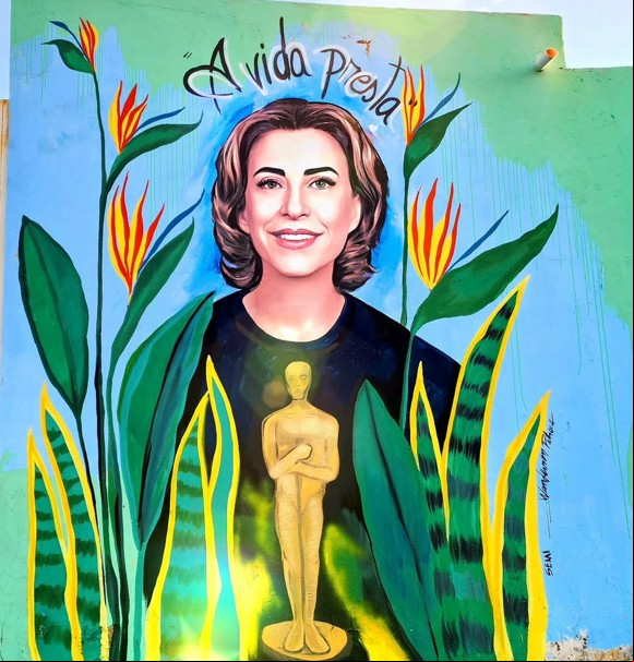 As três indicações ao Oscar de “Ainda Estou Aqui” têm gerado homenagens das mais diversas pelo Brasil. Um exemplo está na cidade de Juazeiro do Norte, no Ceará, que ganhou um mural para Fernanda Torres, candidata na categoria de Melhor Atriz.