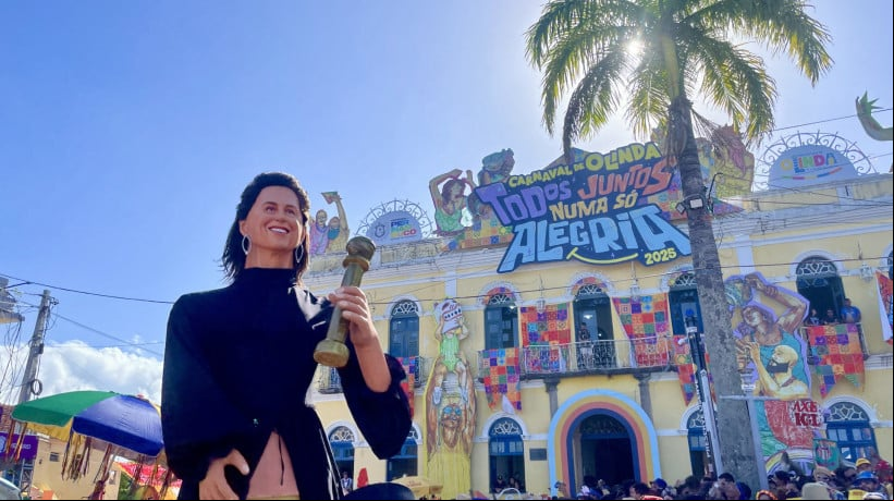 Para a atriz Fernanda Torres, virar boneco de Olinda é uma consagração 