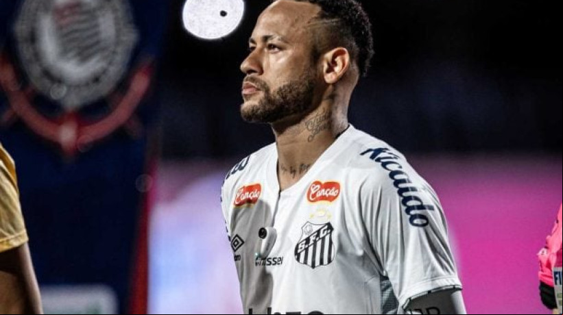 Astro brasileiro estará livre no mercado na próxima janela de transferências, visto que seu vínculo com o Santos tem vigência até junho 