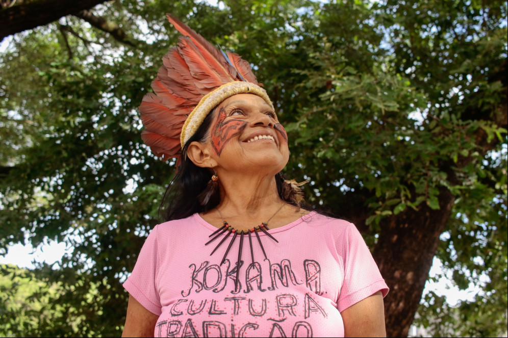 FORTALEZA, CEARÁ, BRASIL, 08-03-2025: Ednilsa Kokama, 62 anos junto com a Rede Itinerante de Mulheres Atuantes realiza o Ato Unificado do Ceará no Dia da Mulher com concentração na Praça da Bandeira. (Foto: Samuel Setubal/ O Povo) FORTALEZA, CEARÁ, BRASIL, 08-03-2025: Ednilsa Kokama, 62 anos junto com a Rede Itinerante de Mulheres Atuantes realiza o Ato Unificado do Ceará no Dia da Mulher com concentração na Praça da Bandeira. (Foto: Samuel Setubal/ O Povo)