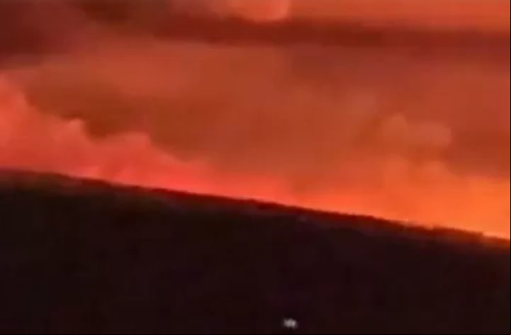 Mauna Lo (Havaí): Em novembro de 2022, o Mauna Loa, maior vulcão ativo do mundo, entrou em erupção após 38 anos e houve terremotos. Agora, o lugar está sendo monitorado para não ameaçar cidades próximas.